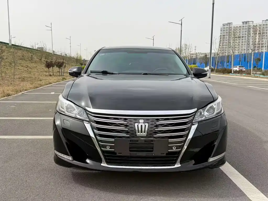 Toyota Crown 2016 — фото 2