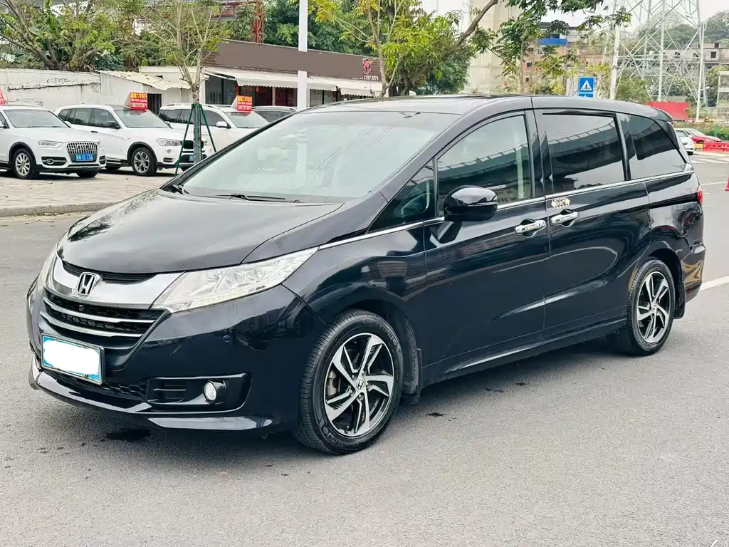 Honda Odyssey 2017 — фото 1