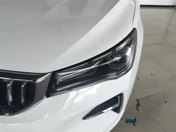 Geely Emgrand 2025