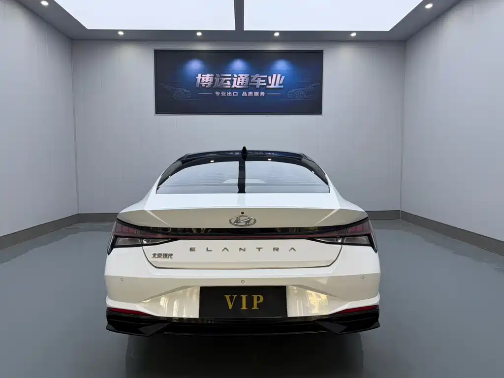 Hyundai Elantra 2022
