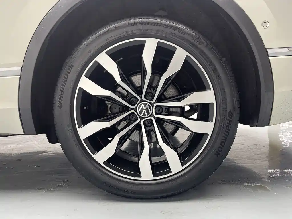 Volkswagen Tiguan L 2021 — фото 13