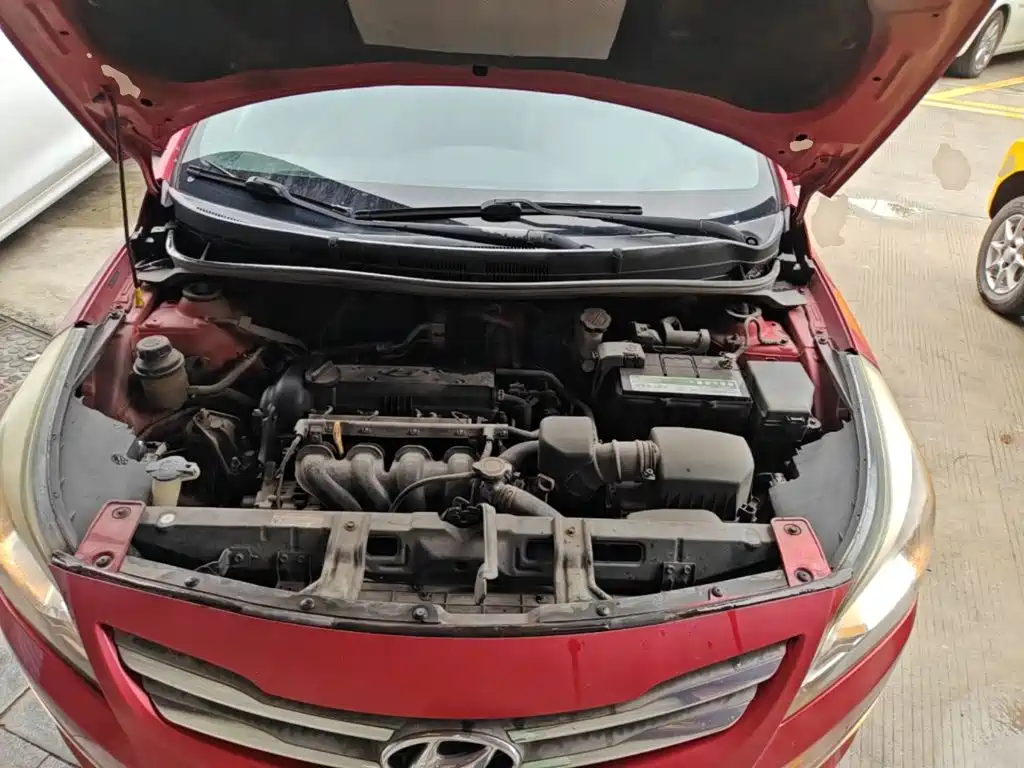 Hyundai Verna 2015 — фото 20