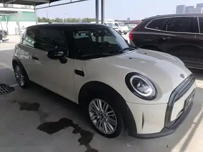 MINI MINI 2023