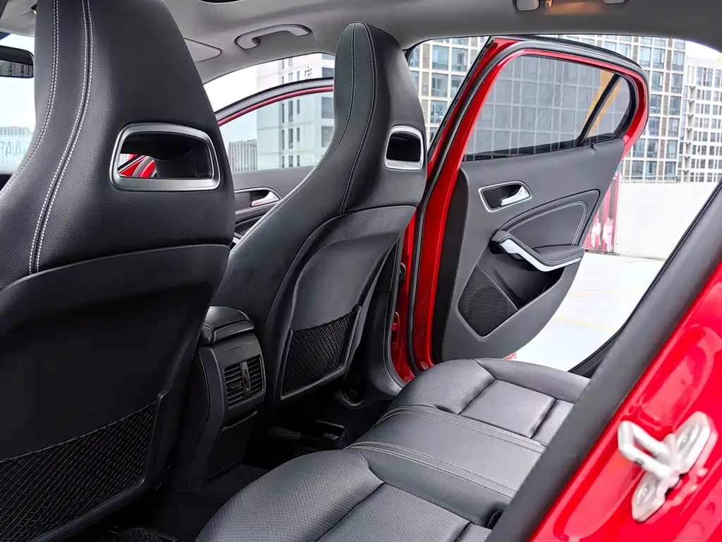 Mercedes-Benz GLA 2016 — фото 11