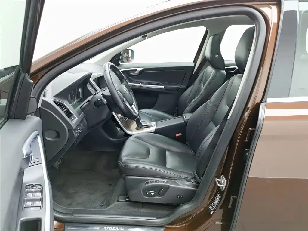 Volvo XC60 2016 — фото 10
