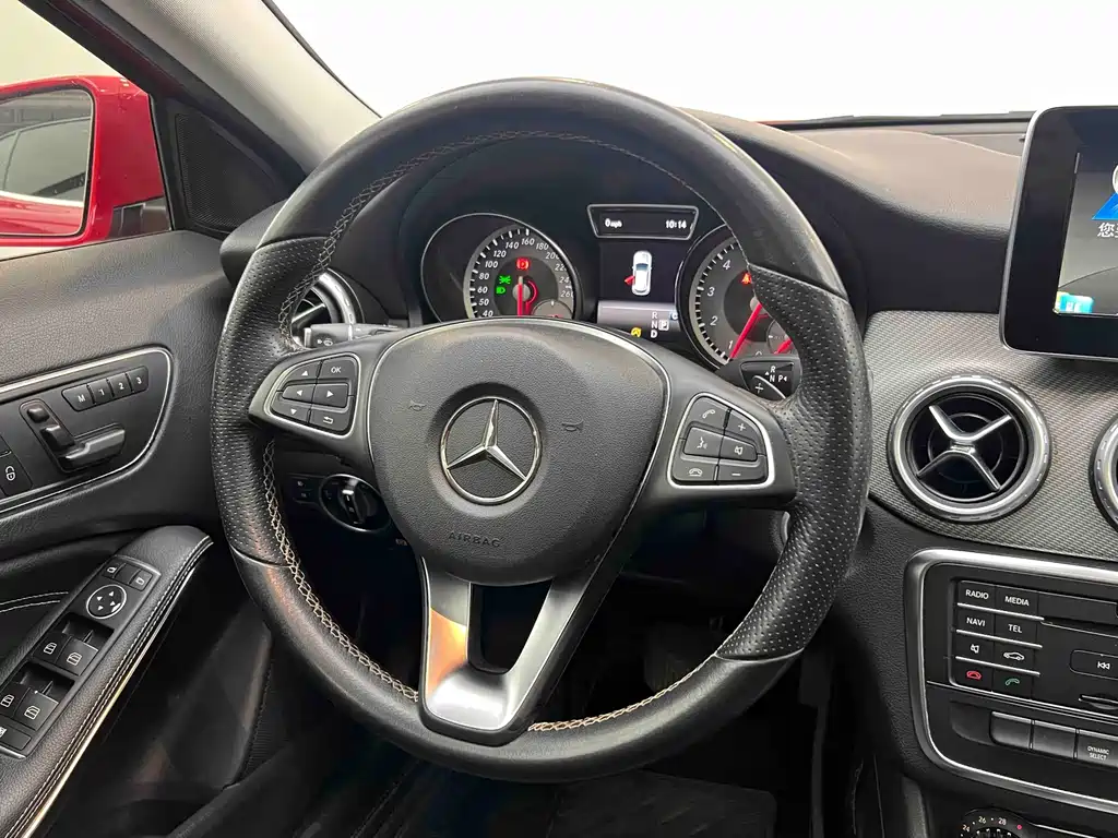 Mercedes-Benz GLA 2016 — фото 12