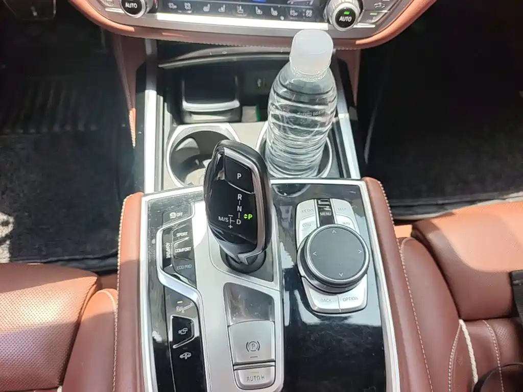 BMW 7 Series 2019 — фото 14