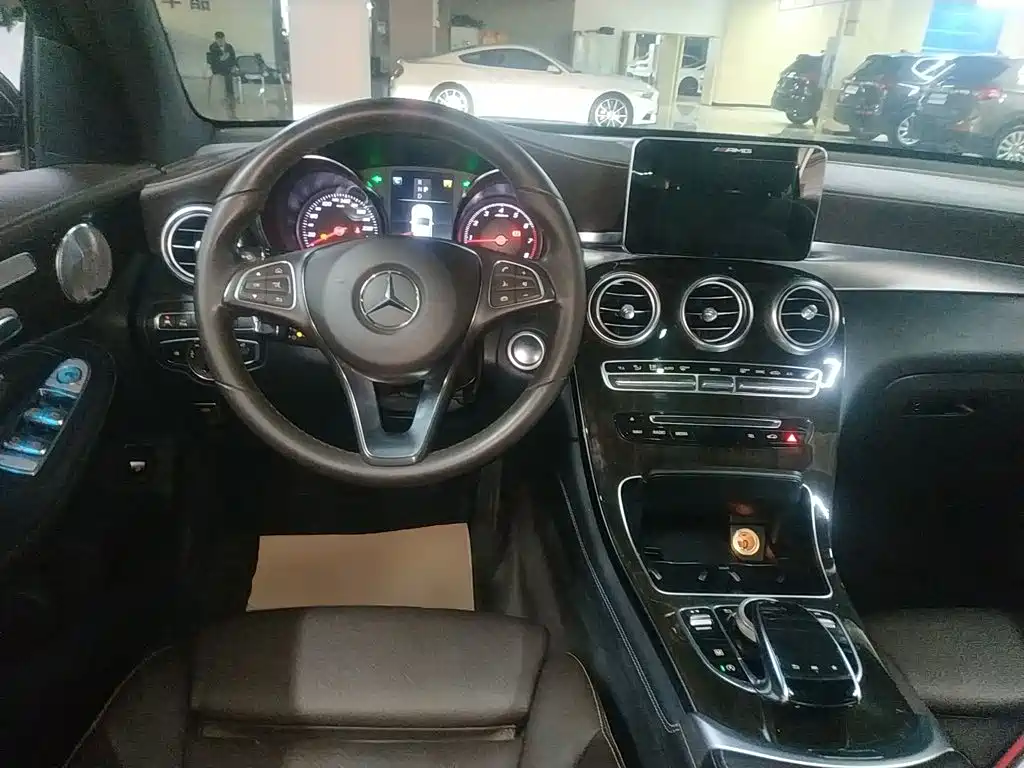 Mercedes-Benz GLC 2018 — фото 10