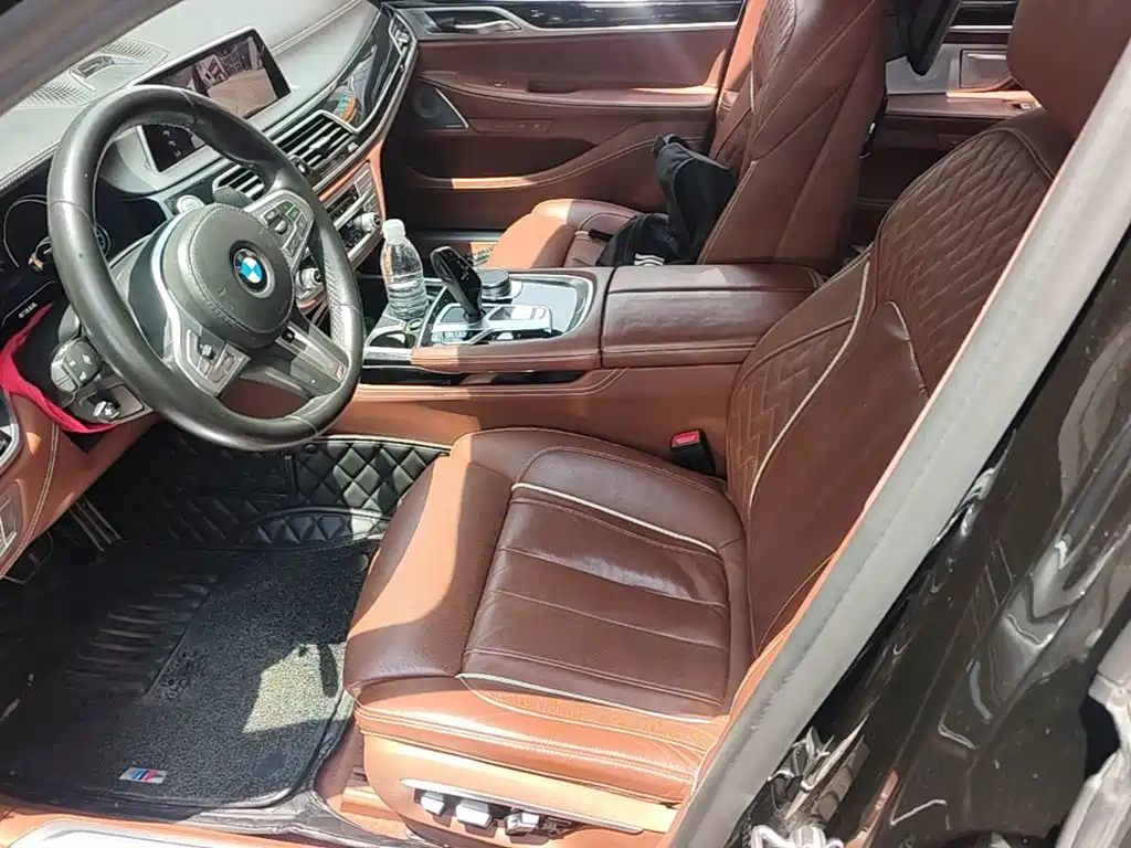 BMW 7 Series 2019 — фото 15