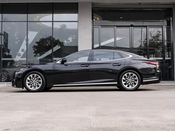Lexus LS 2018