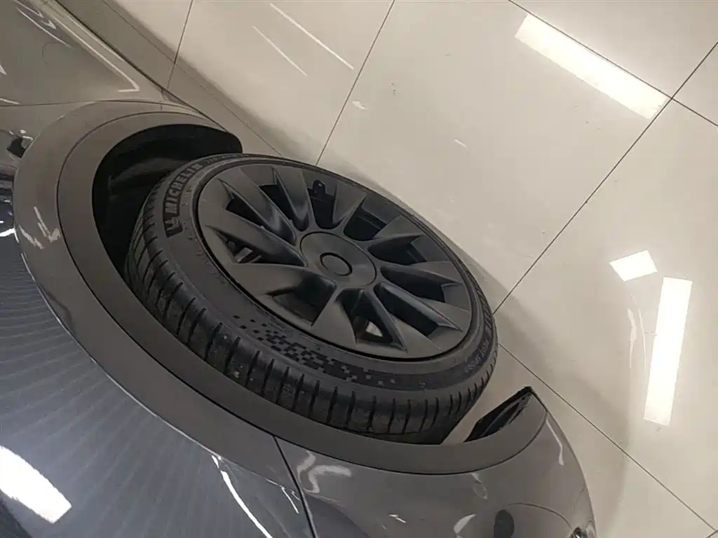 Tesla Model Y 2021 — фото 23