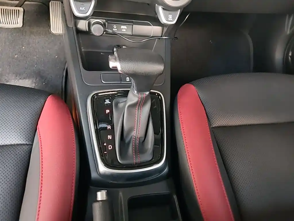 Kia KX Cross 2019 — фото 14