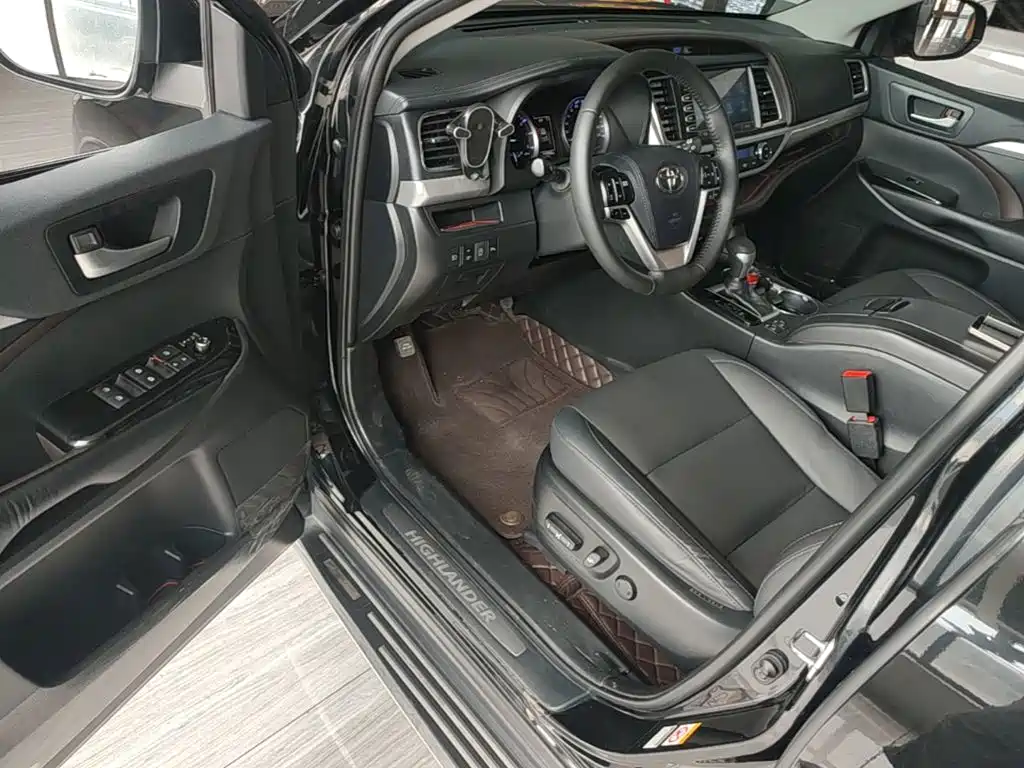 Toyota Highlander 2020 — фото 16