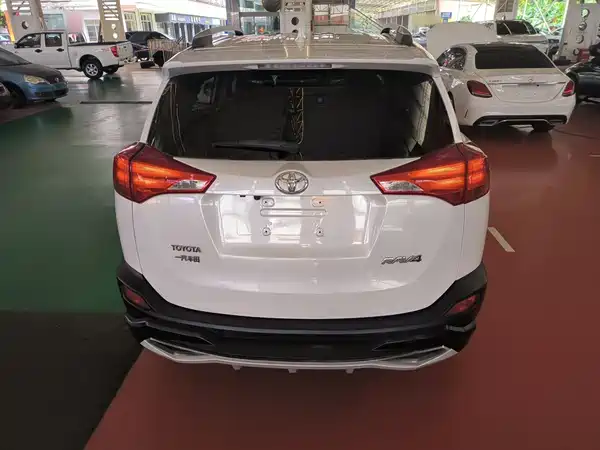 Toyota RAV4 2015
