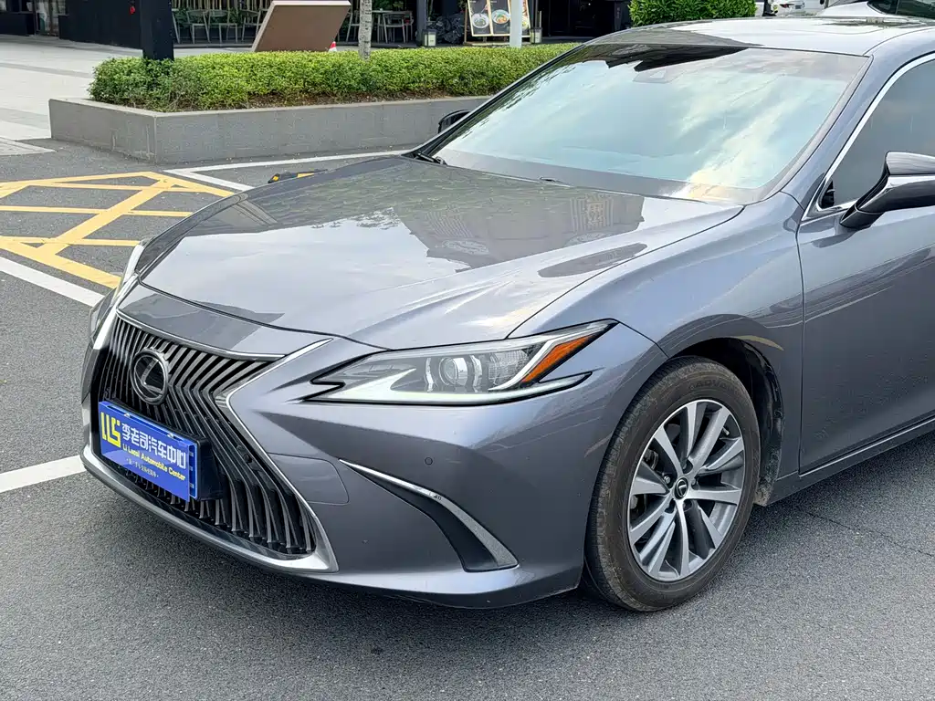 Lexus ES 2020 — фото 3