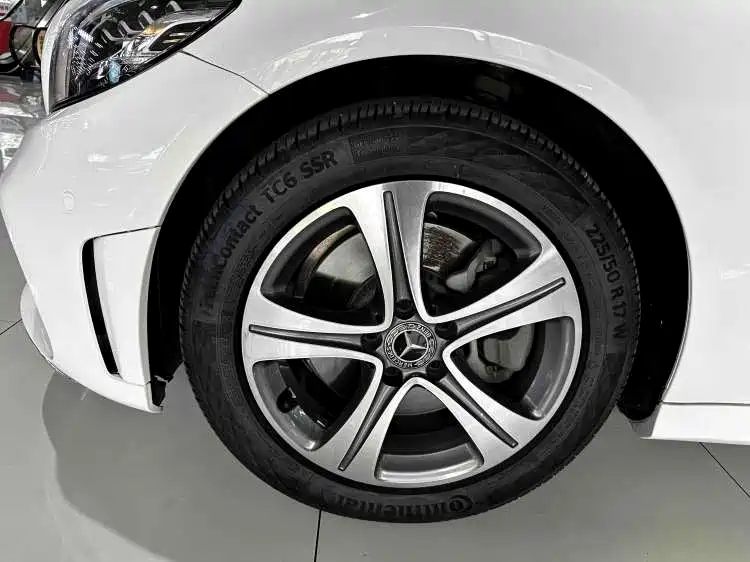 Mercedes-Benz C-Class 2019 — фото 19