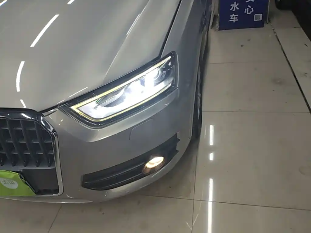 Audi Q3 2015 — фото 18