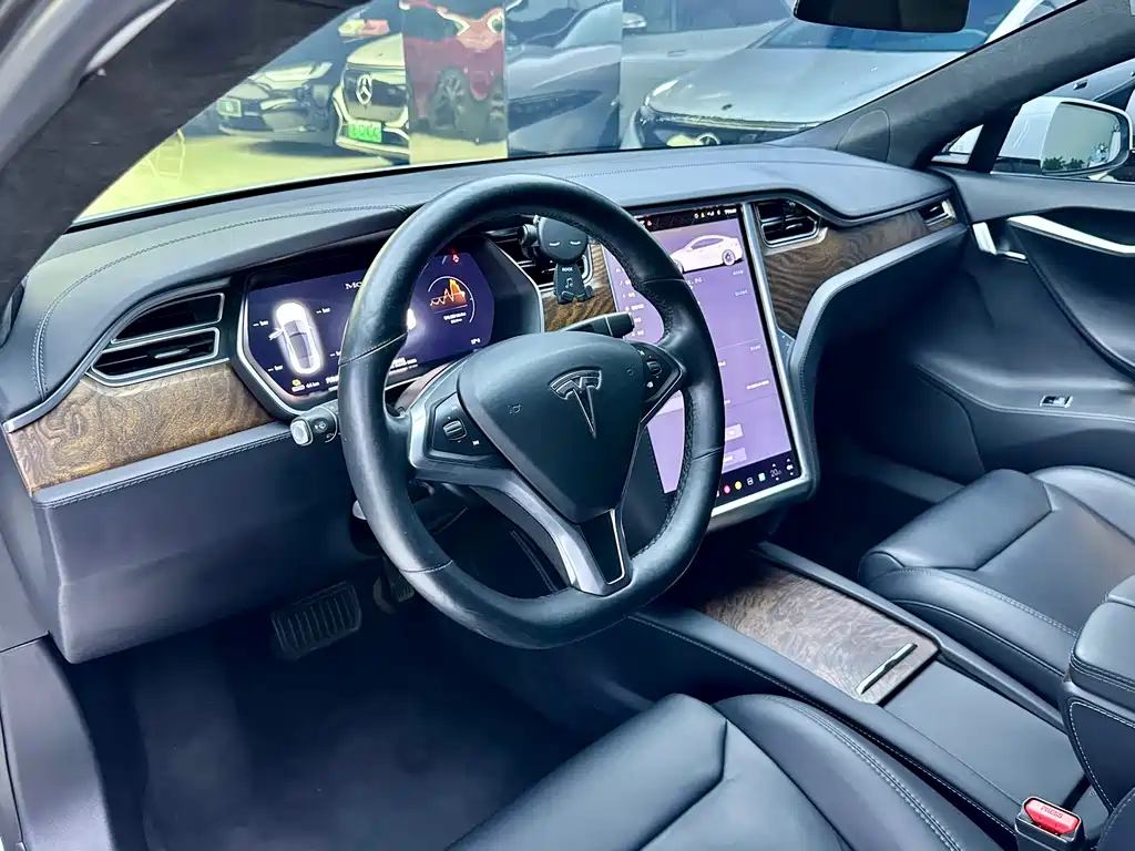 Tesla Model S 2018 — фото 8
