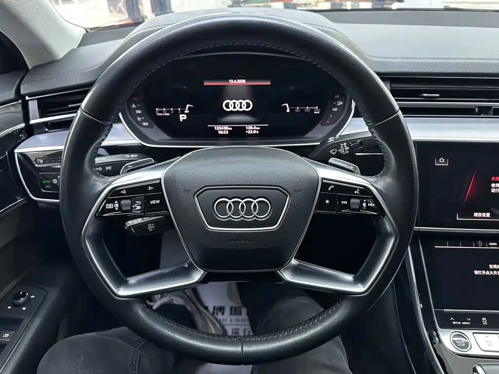 Audi A8 2021 — фото 8