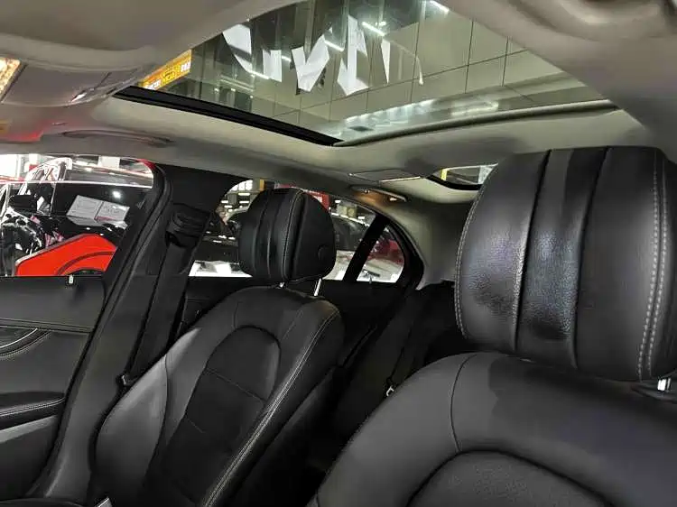Mercedes-Benz C-Class 2019 — фото 10
