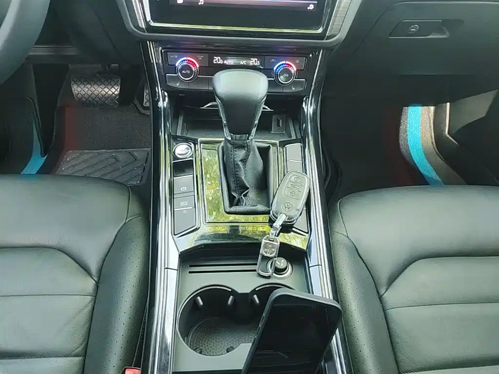 Volkswagen Phideon 2018 — фото 14