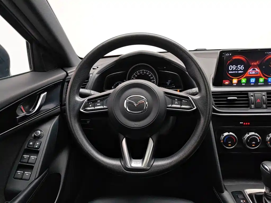 Mazda CX-4 2022 — фото 11