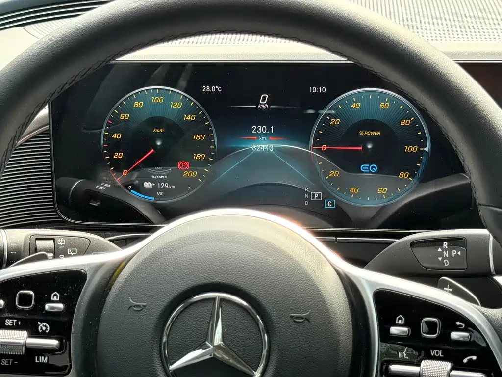 Mercedes-Benz EQC 2022 — фото 15