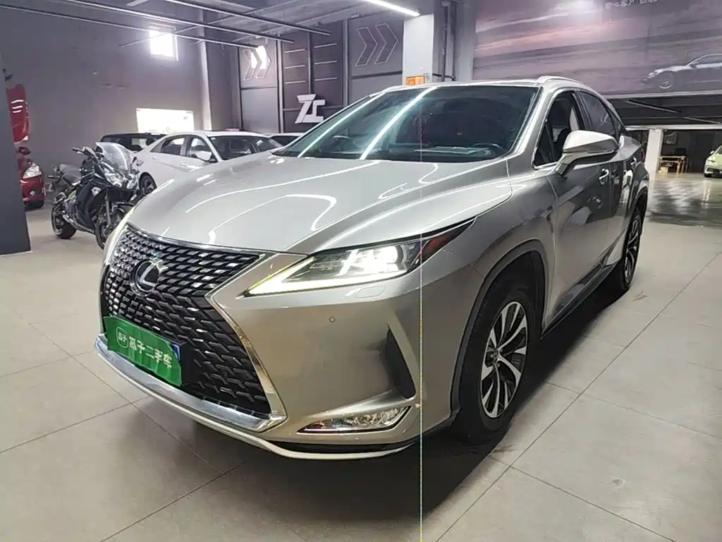 Lexus RX 2021 — фото 1