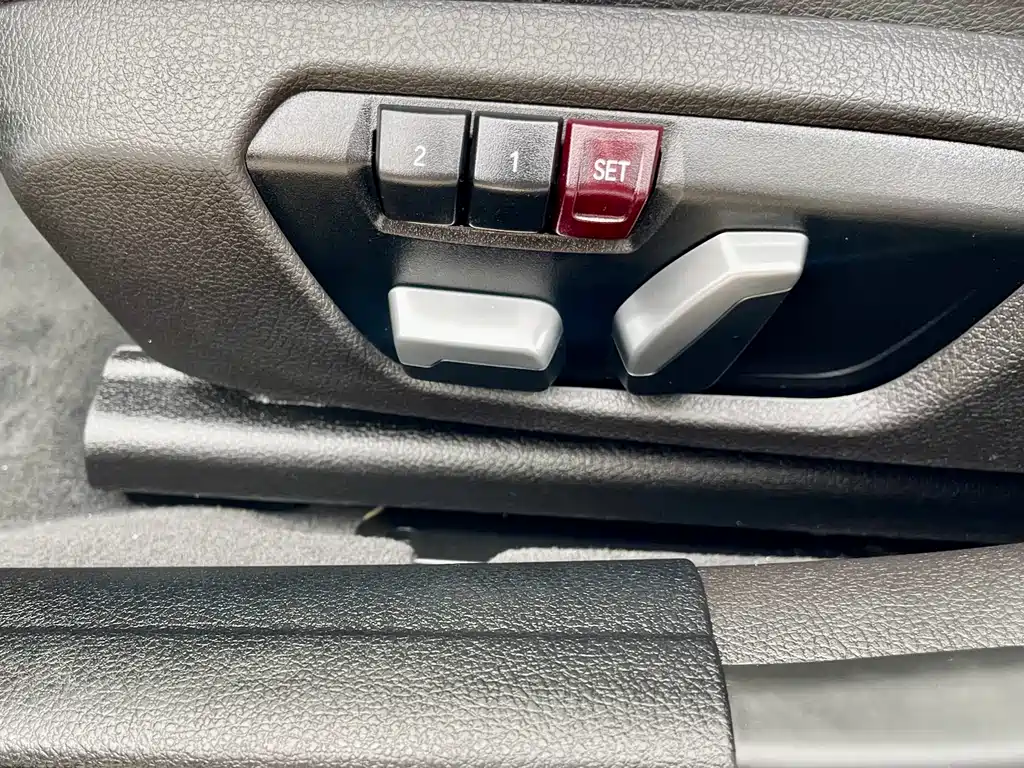 BMW 3 Series 2017 — фото 16