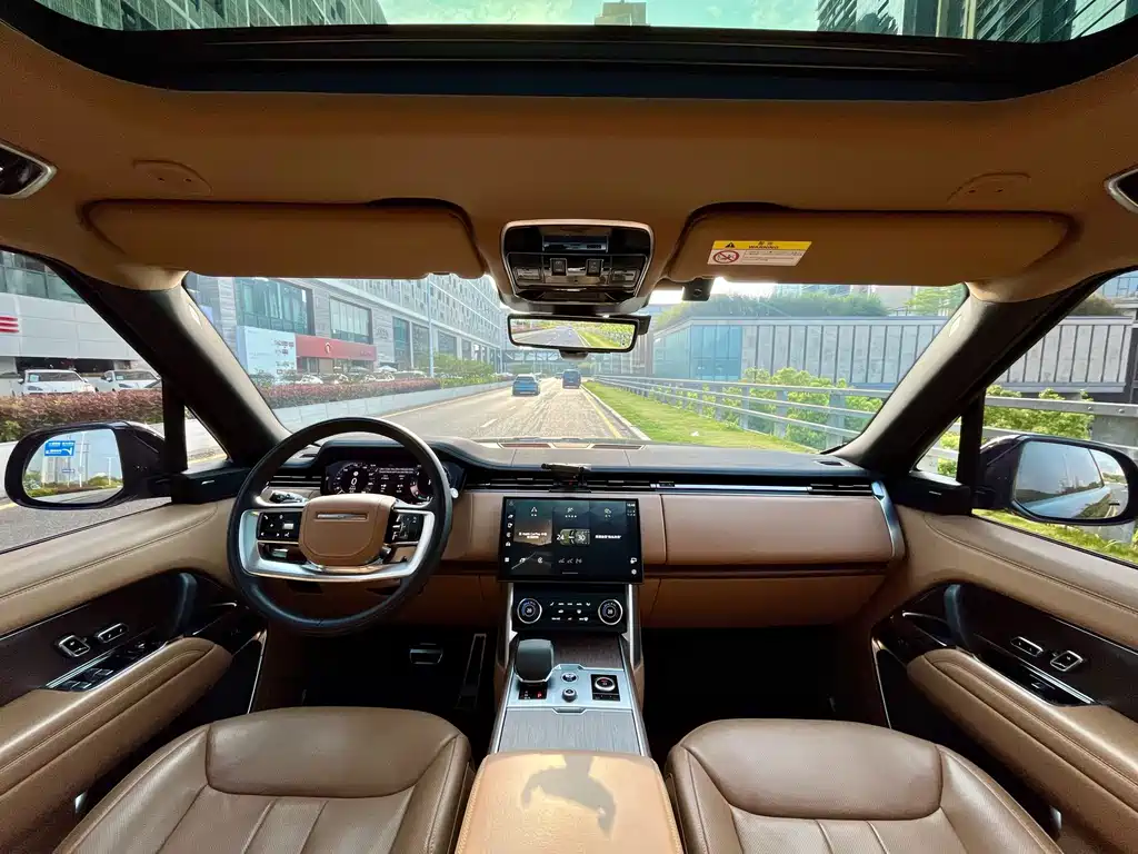 Land Rover Range Rover 2023 — фото 11