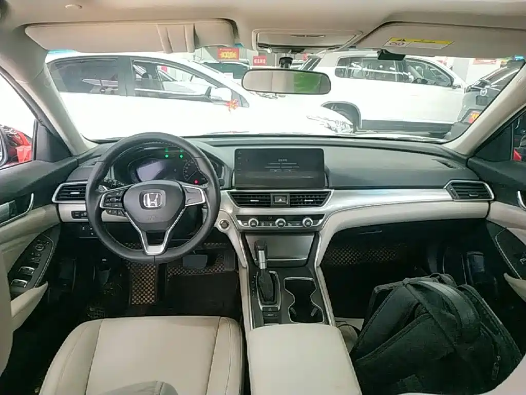Honda Accord 2022 — фото 10