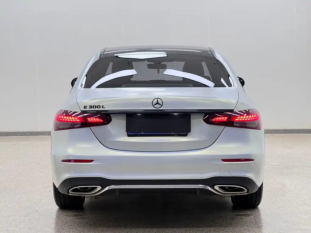 Mercedes-Benz E-Class 2022