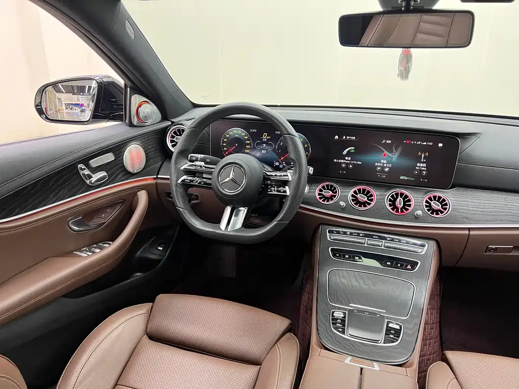 Mercedes-Benz E-Class 2022 — фото 23
