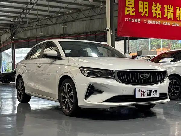 Geely Emgrand 2021