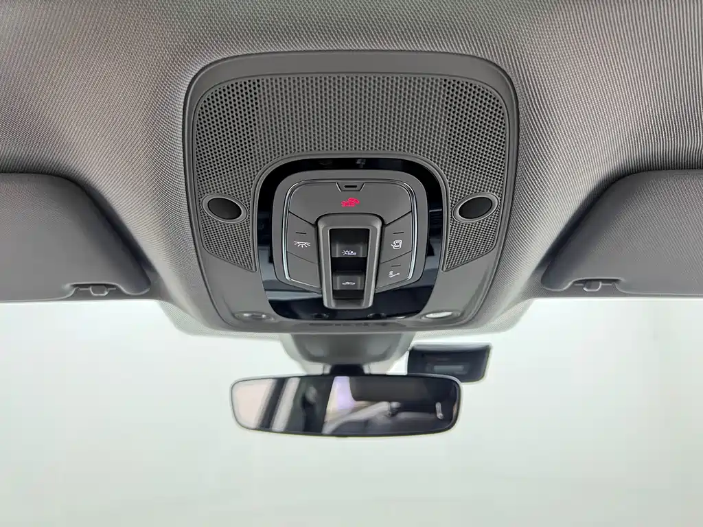 Audi Q5L 2022 — фото 20