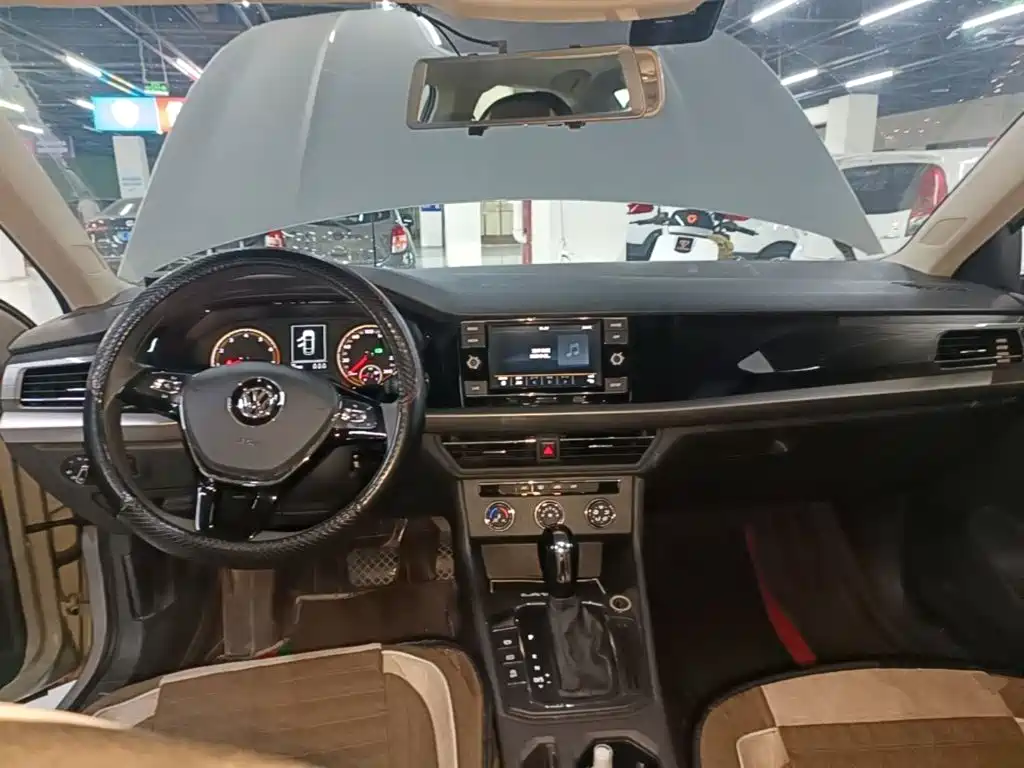 Volkswagen Lavida 2018 — фото 10