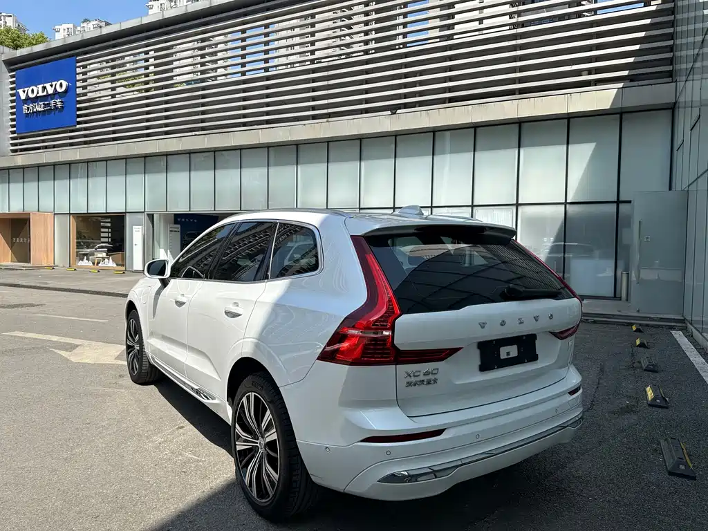 Volvo XC60 PHEV 2023 — фото 6