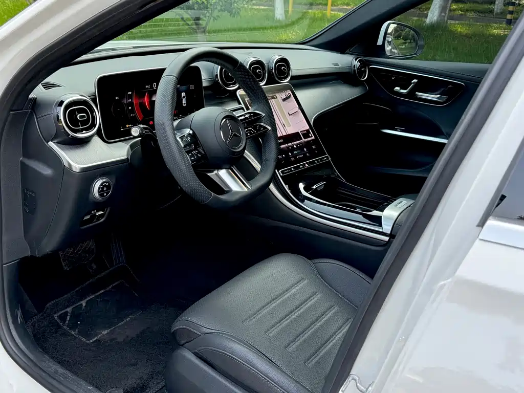 Mercedes-Benz C-Class 2023 — фото 5