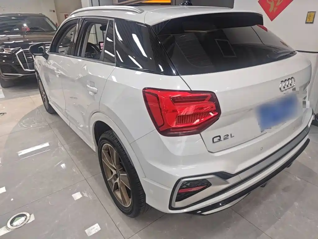 Audi Q2L 2022