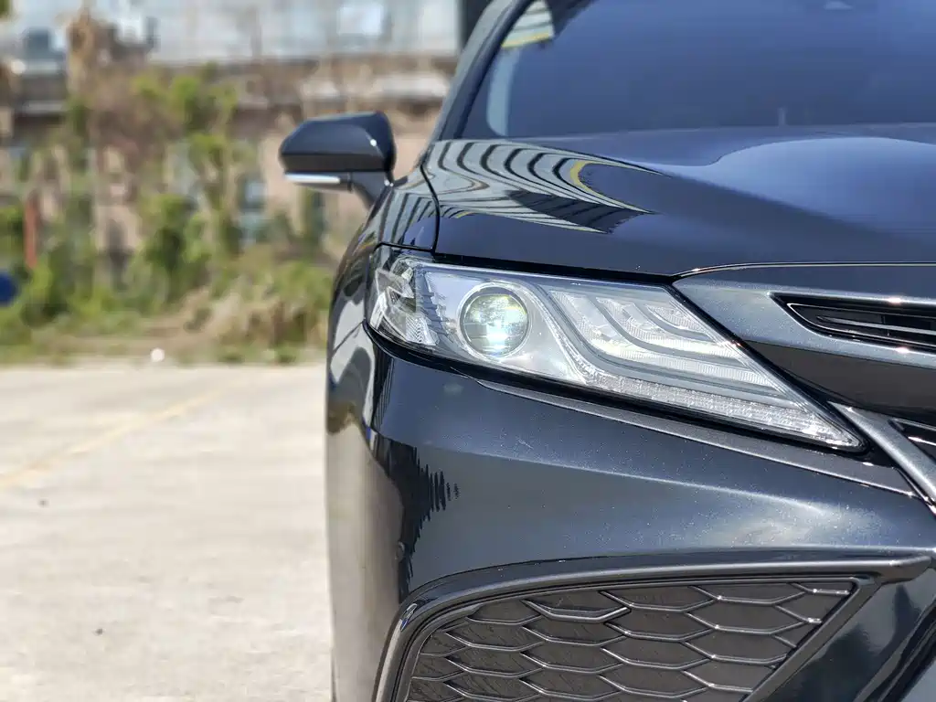 Toyota Camry 2022 — фото 5