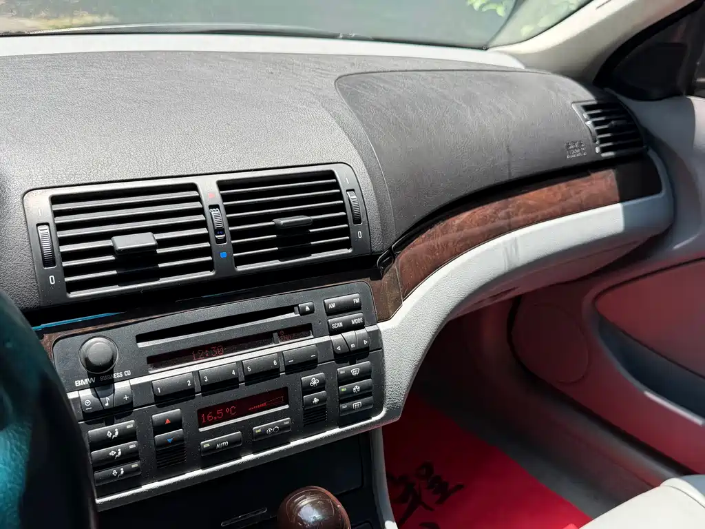 BMW 3 Series 2005 — фото 22