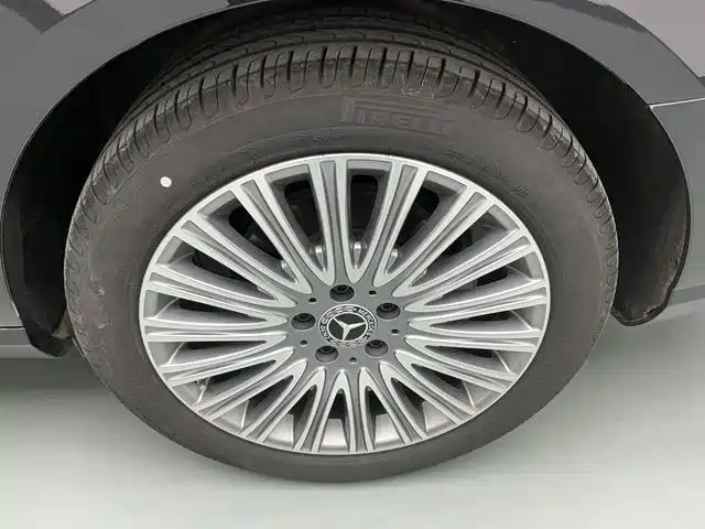 Mercedes-Benz E-Class 2022 — фото 11