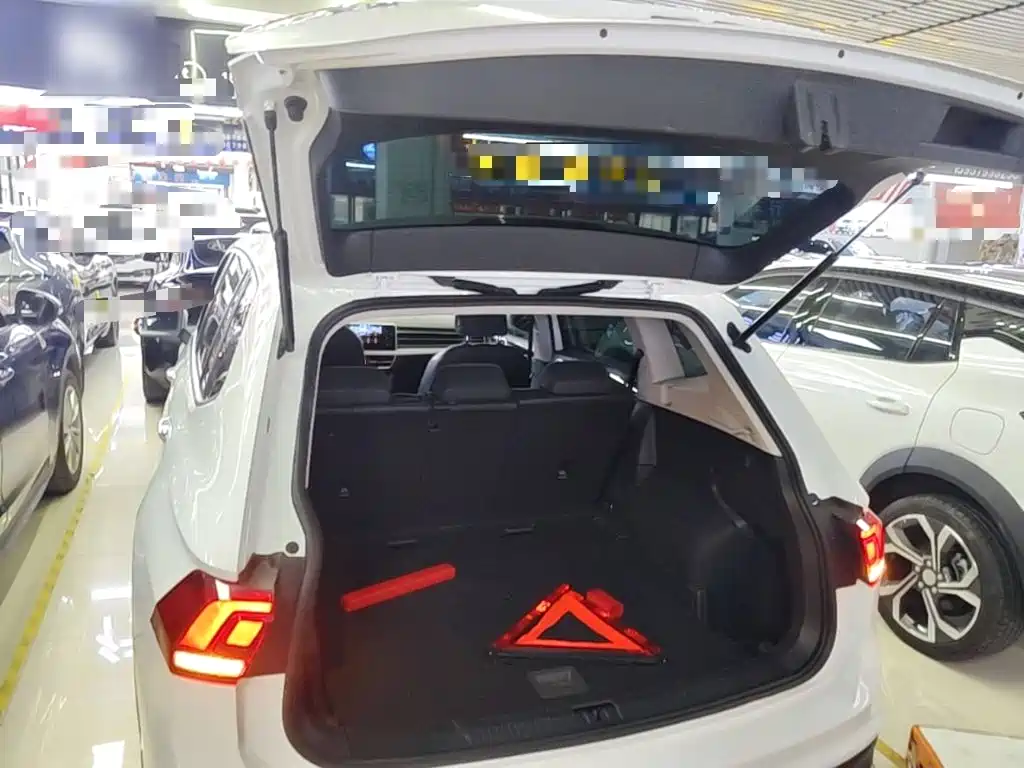 Volkswagen Tiguan L 2022 — фото 19