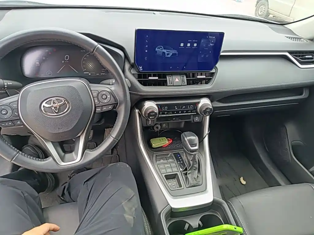 Toyota Wildlander 2023 — фото 10
