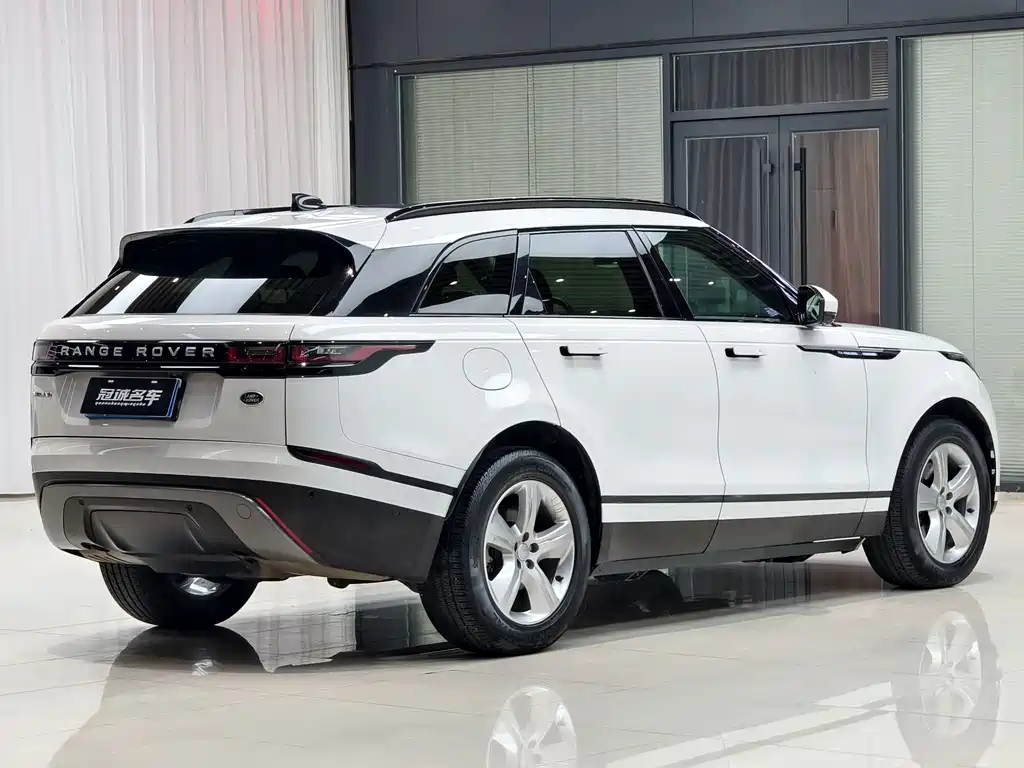 Land Rover Velar 2023 — фото 12