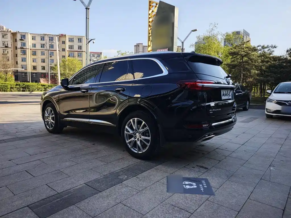 Buick Enclave 2023 — фото 10