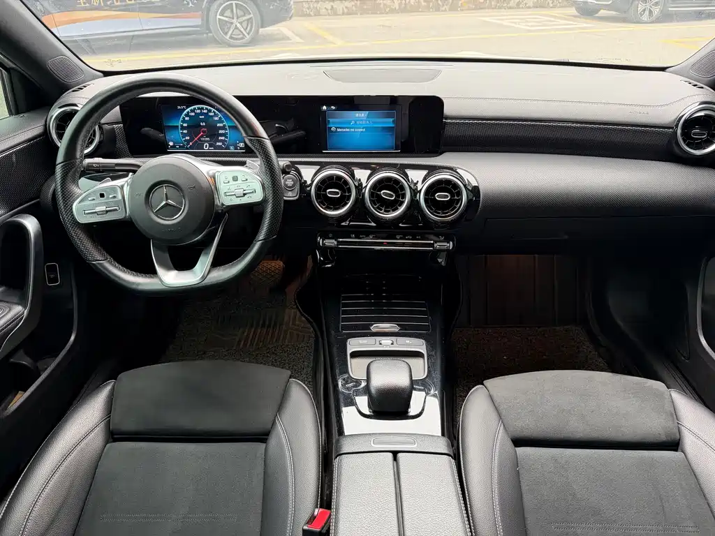 Mercedes-Benz A-Class 2019 — фото 20