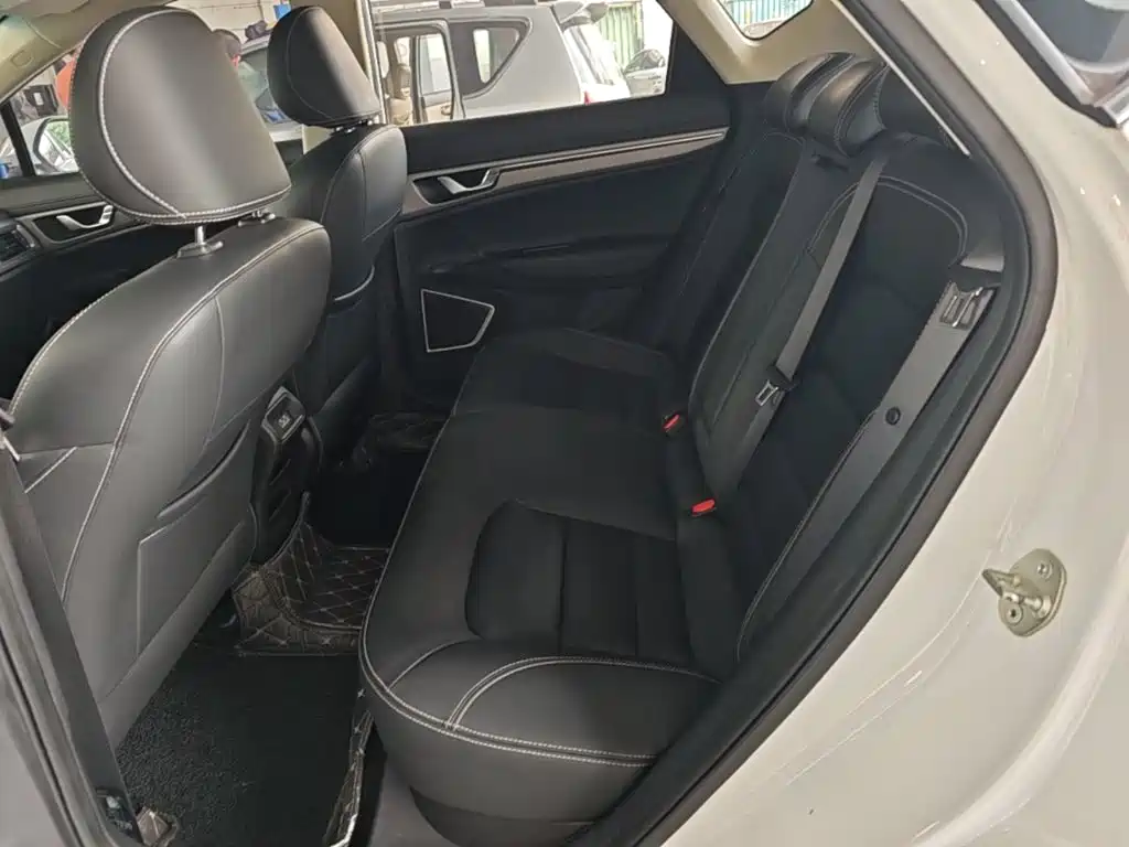 Geely Emgrand GS 2019 — фото 17