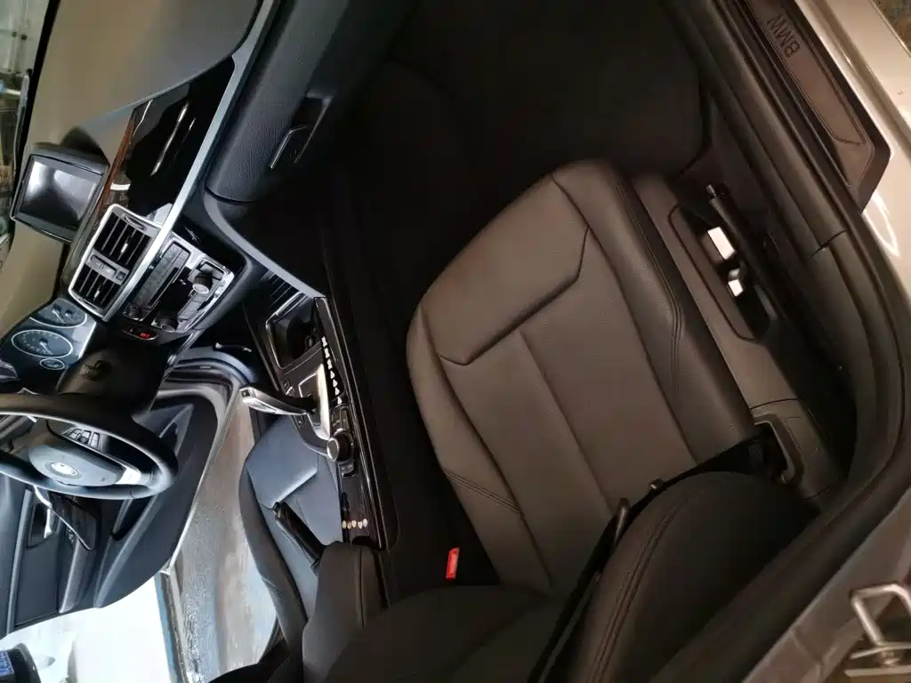 BMW 3 Series 2017 — фото 12