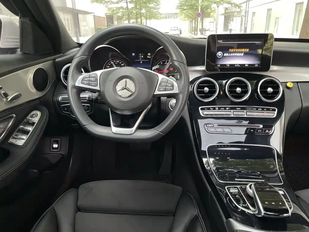 Mercedes-Benz C-Class 2017 — фото 18